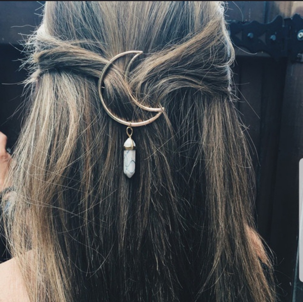 Moon hair clip